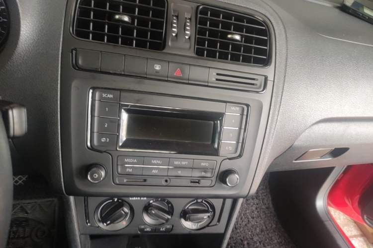 Used Volkswagen Polo 2016 1.4L Automatic Trendy Model Audio And AC Panel