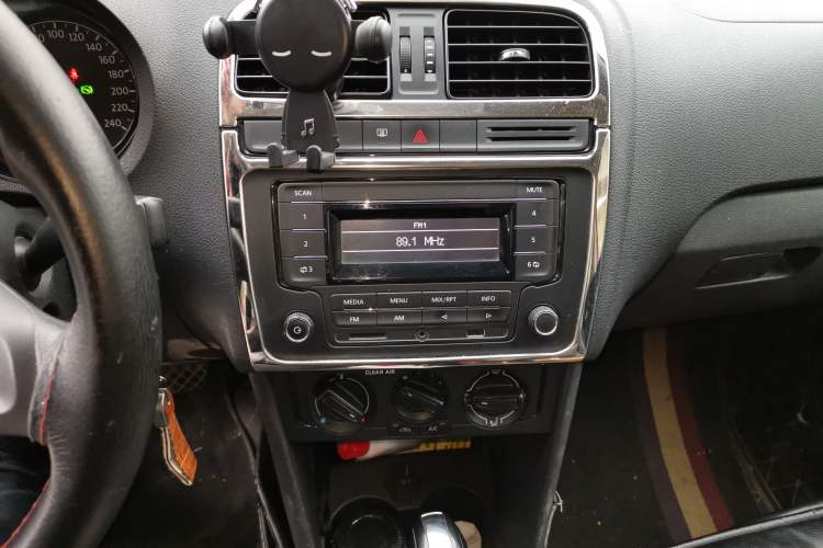 Used Volkswagen Polo 2016 1.4L Automatic Trendy Model Audio And AC Panel