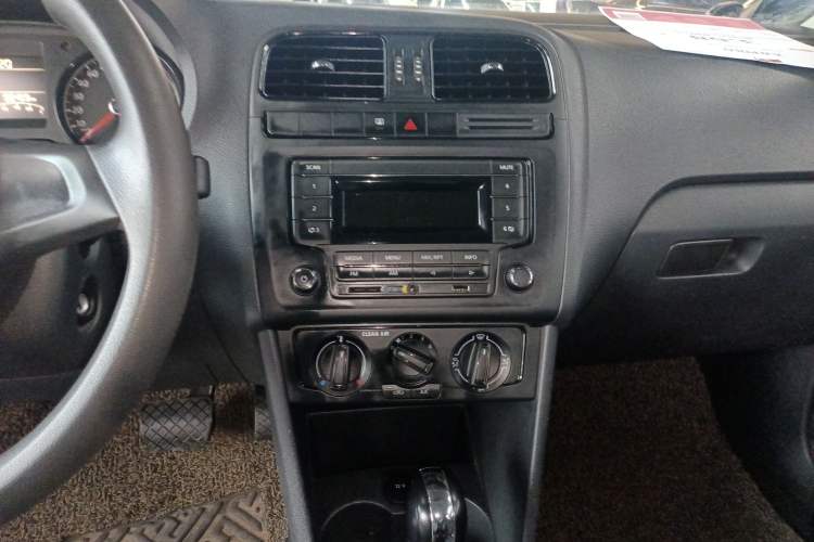 Used Volkswagen Polo 2016 1.4L Automatic Trendy Model Audio And AC Panel