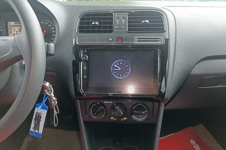 Used Volkswagen Polo 2016 1.4L Manual Fashion Model Audio And AC Panel