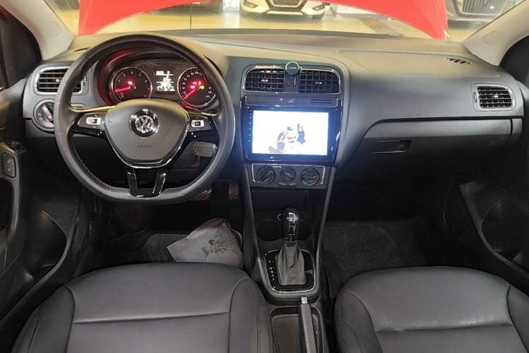 Used Volkswagen Polo 2016 1.6L Automatic Comfort Model Audio And AC Panel