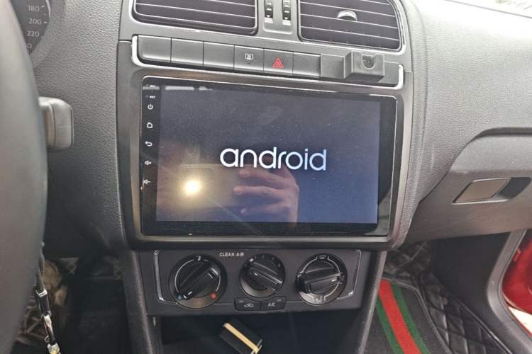 Used Volkswagen Polo 2016 1.6L Automatic Comfort Model Audio And AC Panel