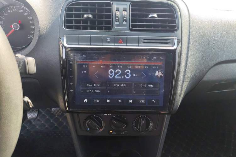 Used Volkswagen Polo 2016 1.4L Manual Fashion Model Audio And AC Panel