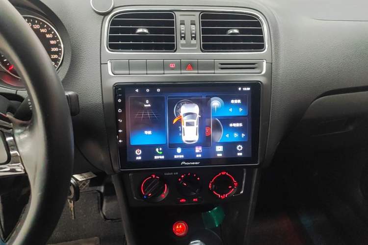 Used Volkswagen Polo 2016 1.6L Automatic Comfort Model Audio And AC Panel