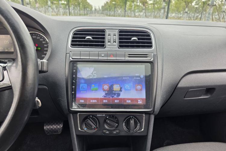 Used Volkswagen Polo 2016 1.6L Automatic Comfort Model Audio And AC Panel