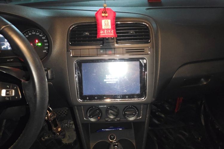 Used Volkswagen Polo 2016 1.6L Automatic Comfort Model Audio And AC Panel