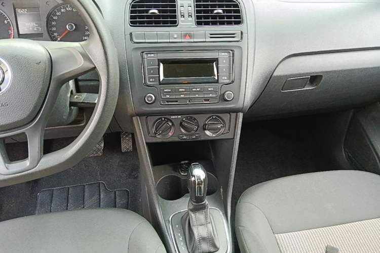 Used Volkswagen Polo 2016 1.4L Automatic Trendy Model Audio And AC Panel