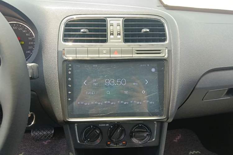 Used Volkswagen Polo 2016 1.6L Automatic Comfort Model Audio And AC Panel
