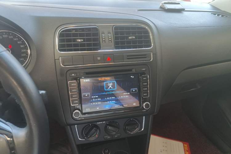 Used Volkswagen Polo 2016 1.6L Automatic Comfort Model Audio And AC Panel