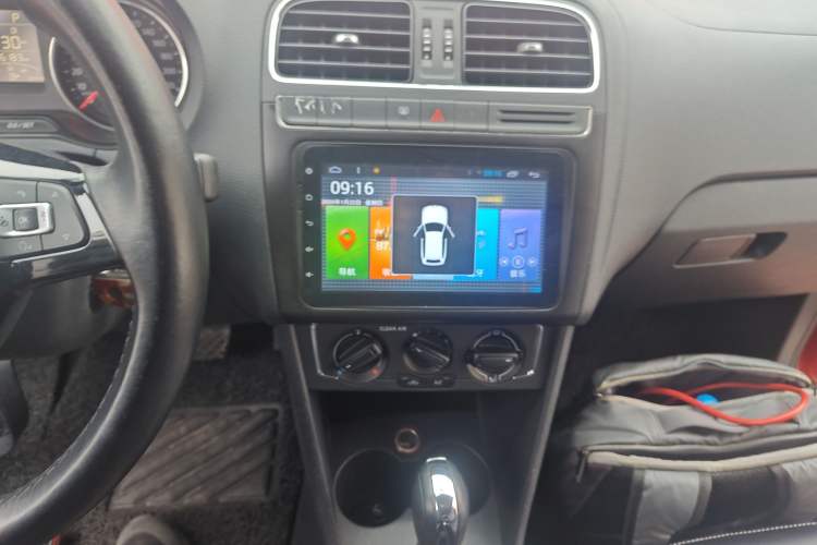 Used Volkswagen Polo 2016 1.6L Automatic Comfort Model Audio And AC Panel