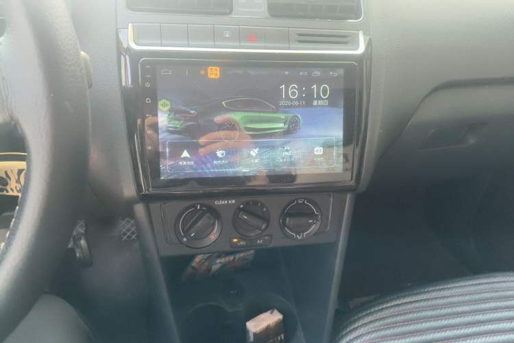 Used Volkswagen Polo 2016 1.4L Manual Fashion Model Audio And AC Panel