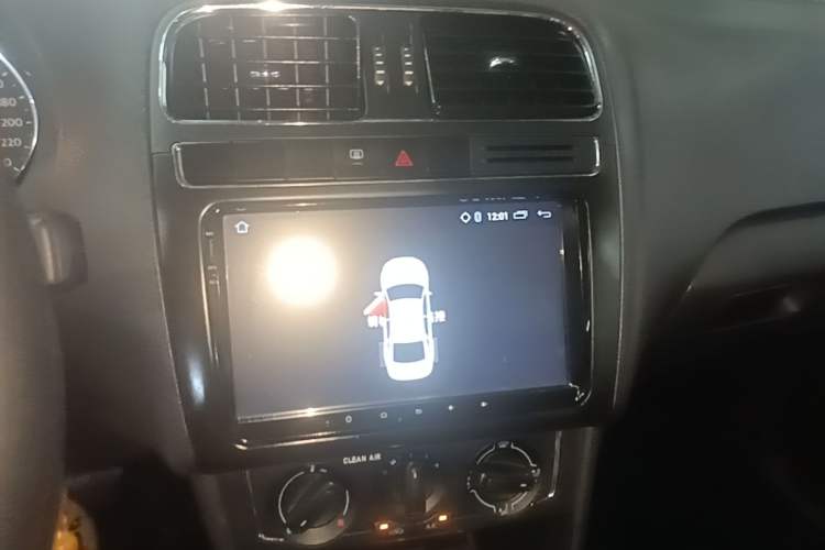 Used Volkswagen Polo 2016 1.6L Automatic Comfort Model Audio And AC Panel