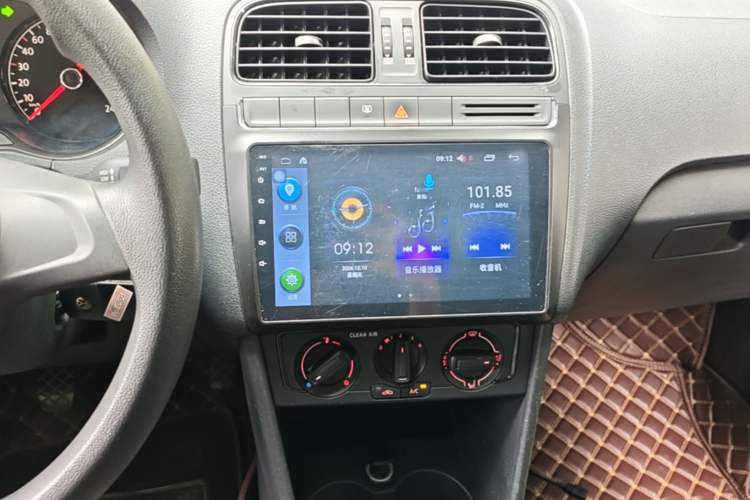 Used Volkswagen Polo 2016 1.4L Manual Fashion Model Audio And AC Panel