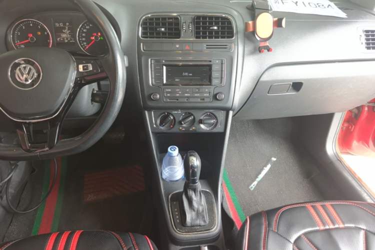 Used Volkswagen Polo 2016 1.6L Automatic Comfort Model Audio And AC Panel