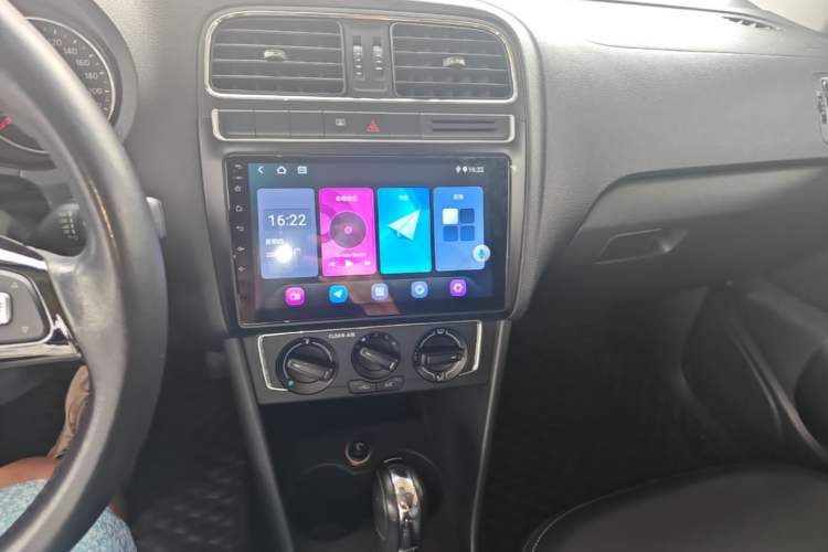 Used Volkswagen Polo 2016 1.6L Automatic Comfort Model Audio And AC Panel