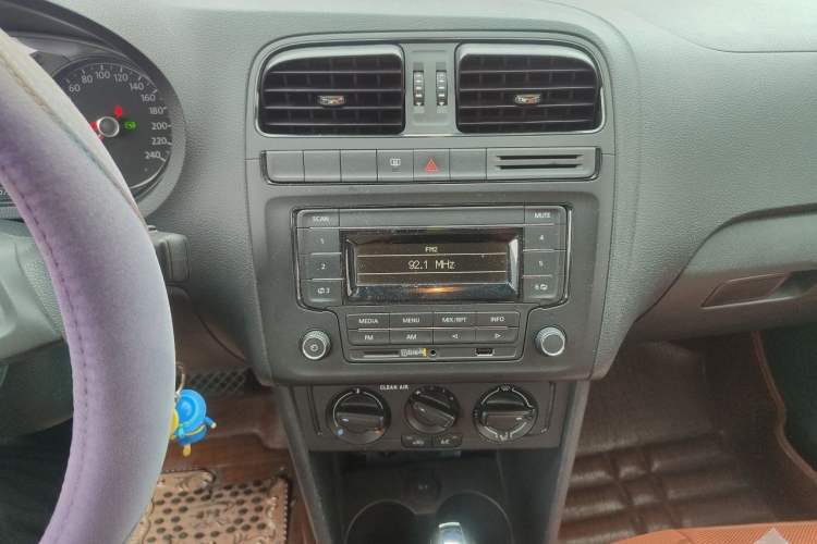 Used Volkswagen Polo 2016 1.4L Automatic Trendy Model Audio And AC Panel