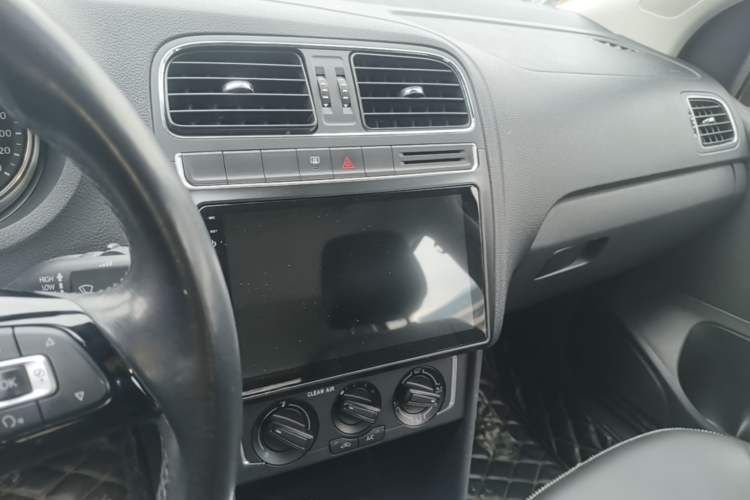 Used Volkswagen Polo 2016 1.6L Automatic Comfort Model Audio And AC Panel