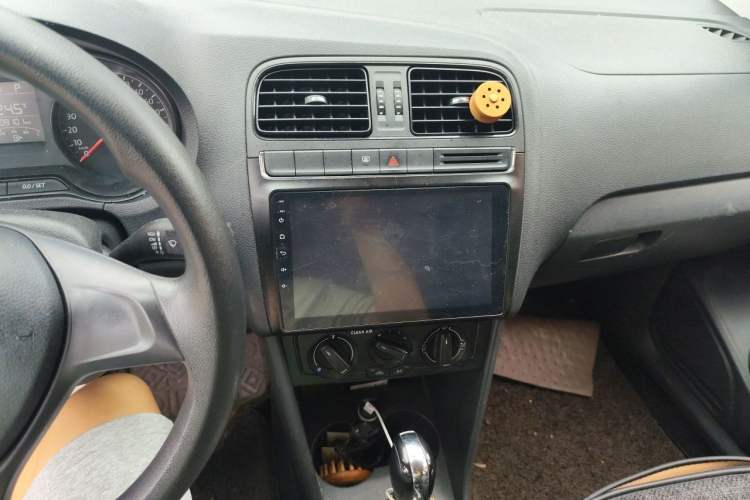 Used Volkswagen Polo 2016 1.4L Automatic Trendy Model Audio And AC Panel