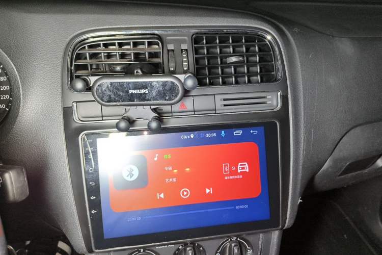 Used Volkswagen Polo 2016 1.6L Automatic Comfort Model Audio And AC Panel