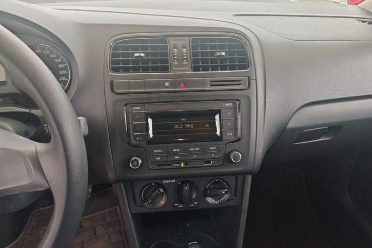 Used Volkswagen Polo 2016 1.4L Automatic Trendy Model Audio And AC Panel