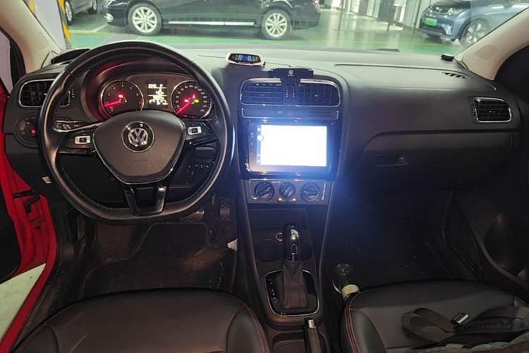 Used Volkswagen Polo 2016 1.6L Automatic Comfort Model Audio And AC Panel