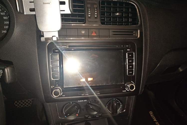 Used Volkswagen Polo 2016 1.6L Automatic Comfort Model Audio And AC Panel
