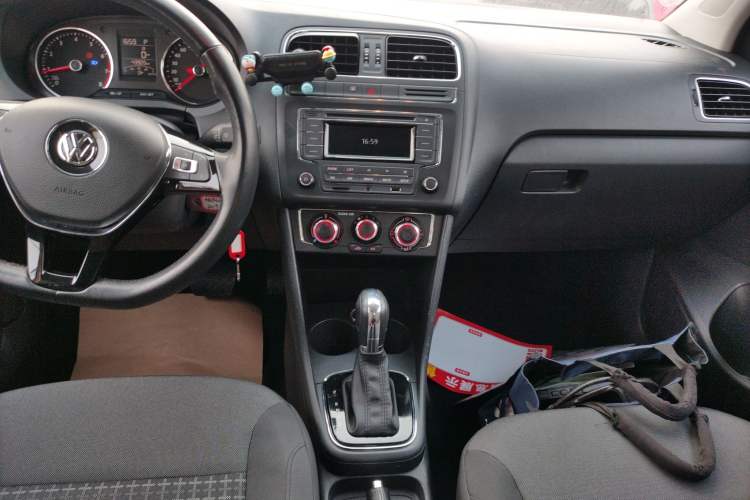 Used Volkswagen Polo 2016 1.6L Automatic Comfort Model Audio And AC Panel