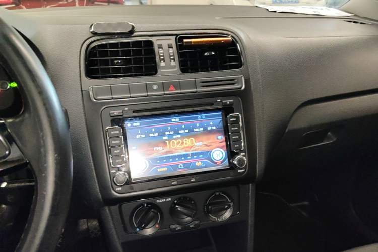 Used Volkswagen Polo 2016 1.4L Automatic Trendy Model Audio And AC Panel