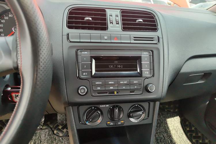 Used Volkswagen Polo 2016 1.4L Automatic Trendy Model Audio And AC Panel