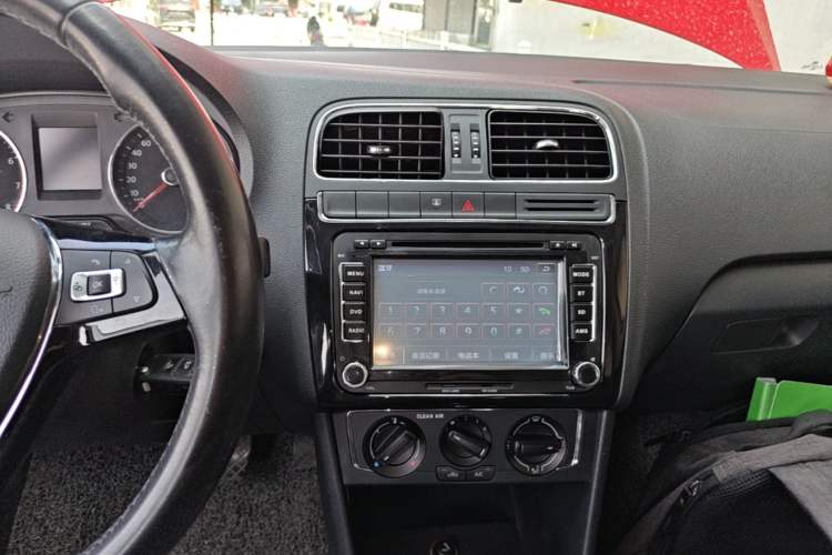 Used Volkswagen Polo 2016 1.6L Automatic Comfort Model Audio And AC Panel