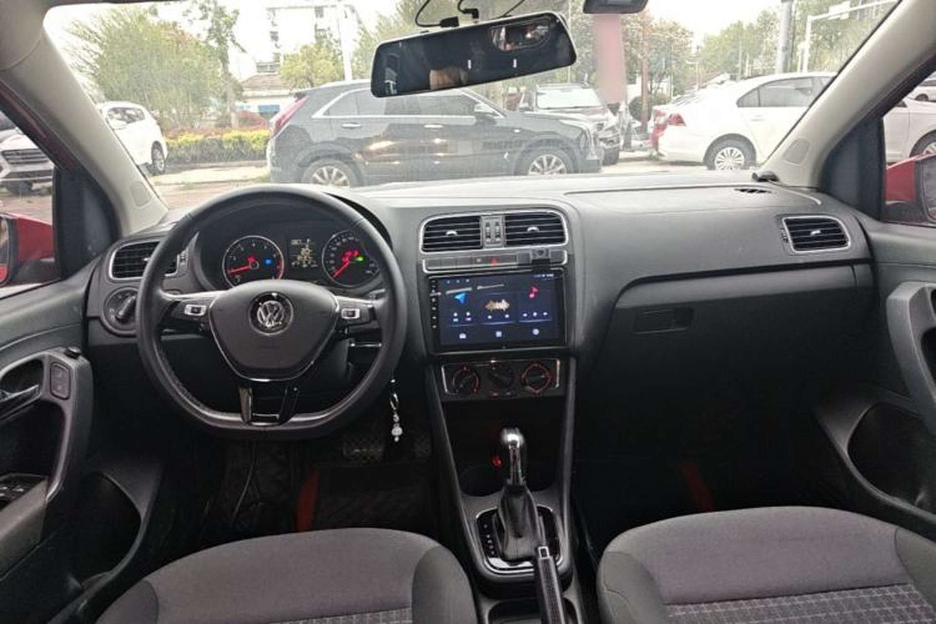 Used Volkswagen Polo 2016 1.6L Automatic Comfort Model Center Console