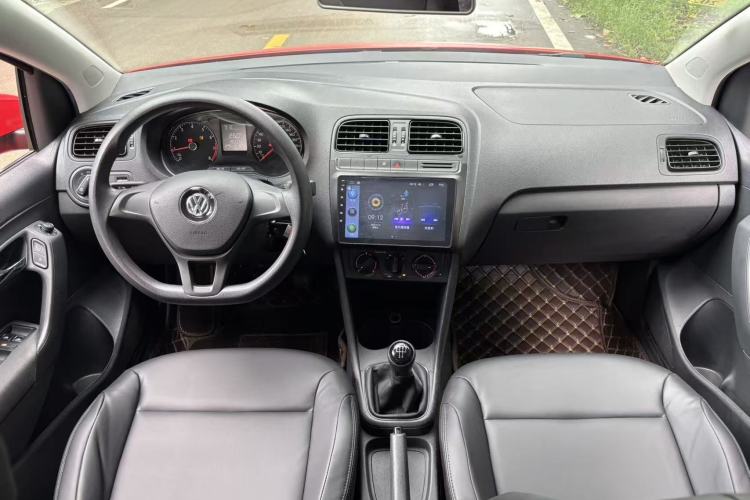 Used Volkswagen Polo 2016 1.4L Manual Fashion Model Center Console