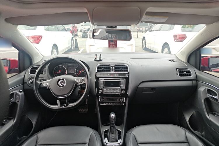 Used Volkswagen Polo 2016 1.6L Automatic Luxury Model Center Console