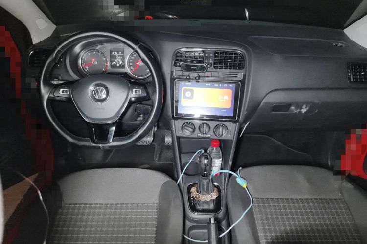 Used Volkswagen Polo 2016 1.6L Automatic Comfort Model Center Console
