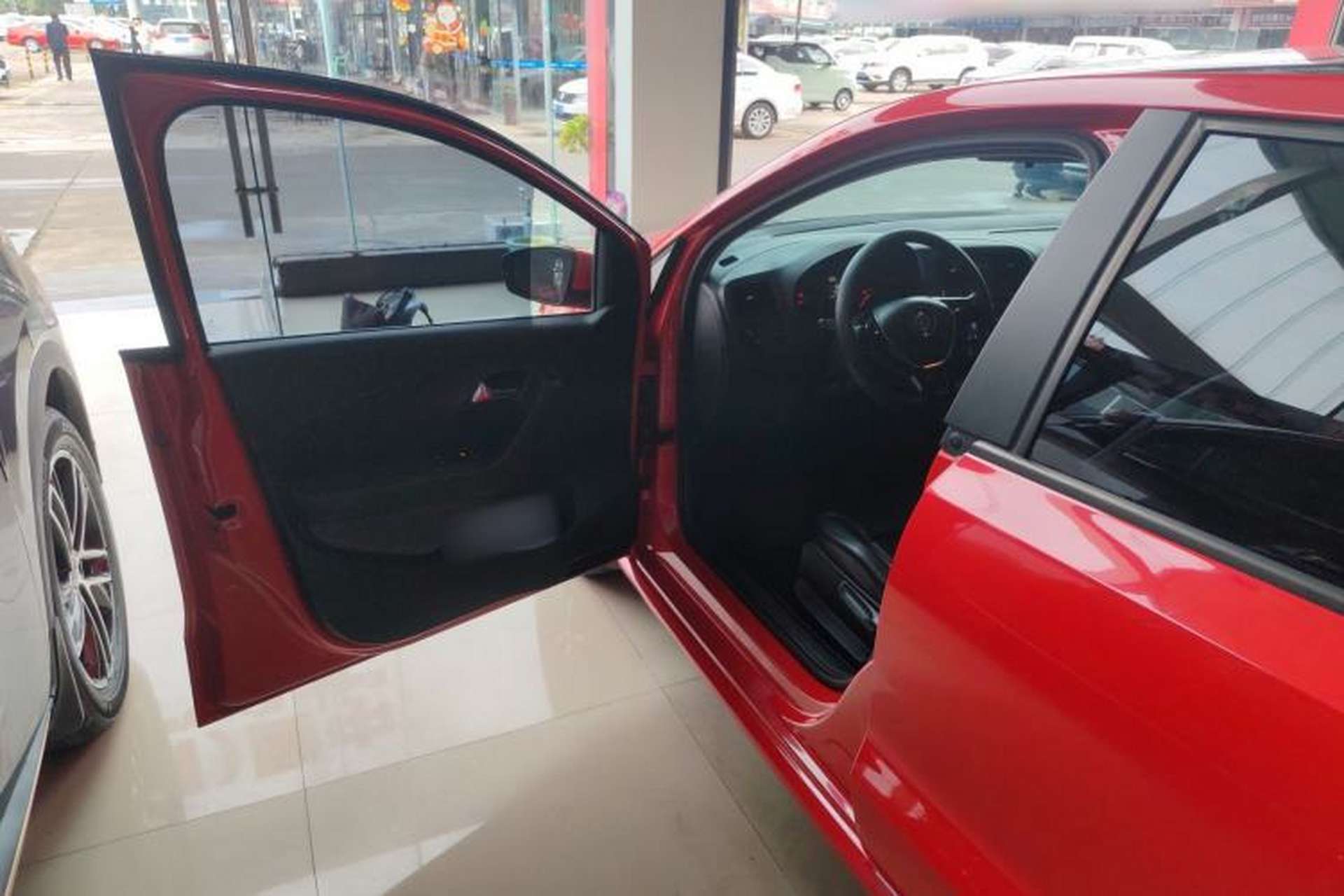 Used Volkswagen Polo 2016 1.4L Manual Fashion Model Driver Seat