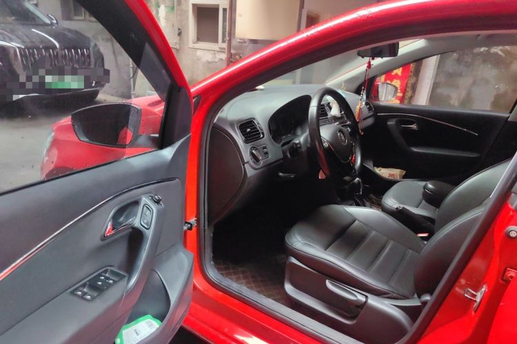 Used Volkswagen Polo 2016 1.6L Automatic Luxury Model Driver Seat