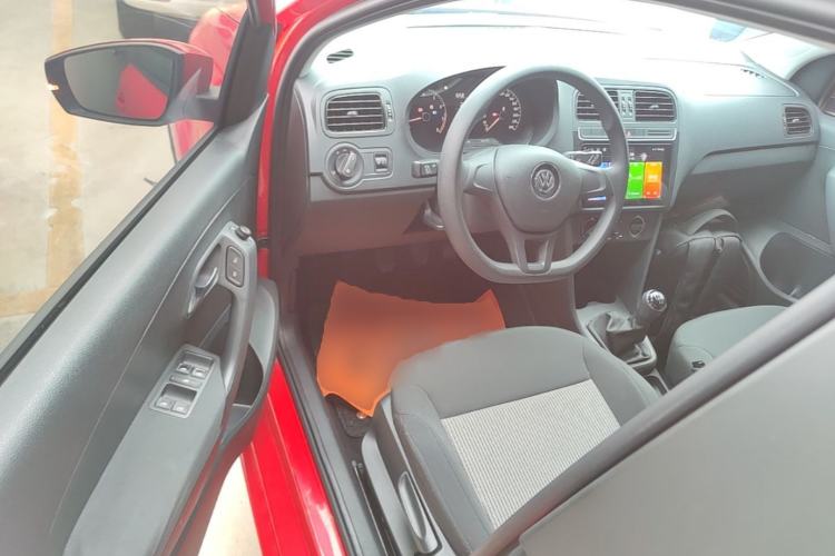 Used Volkswagen Polo 2016 1.4L Manual Fashion Model Driver Seat