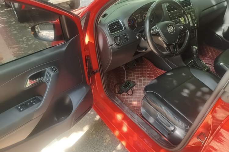 Used Volkswagen Polo 2016 1.6L Automatic Comfort Model Driver Seat