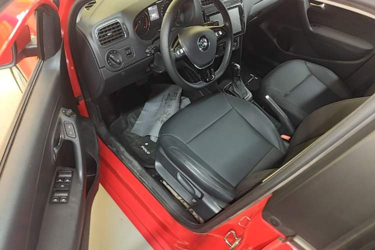 Used Volkswagen Polo 2016 1.6L Automatic Comfort Model Driver Seat