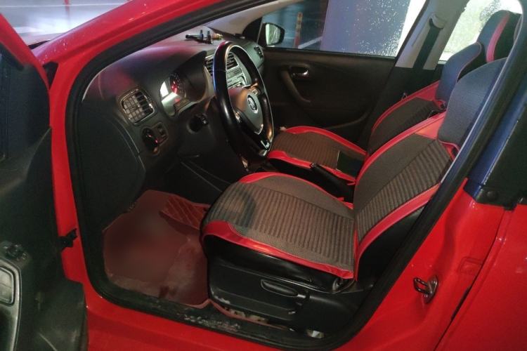 Used Volkswagen Polo 2016 1.6L Automatic Comfort Model Driver Seat