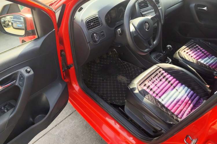 Used Volkswagen Polo 2016 1.4L Manual Fashion Model Driver Seat
