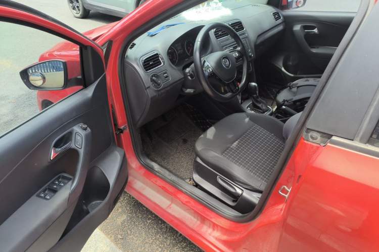 Used Volkswagen Polo 2016 1.6L Automatic Comfort Model Driver Seat