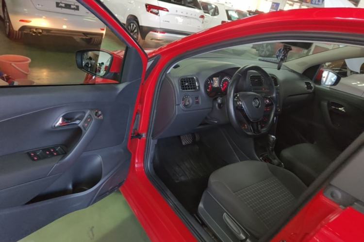 Used Volkswagen Polo 2016 1.6L Automatic Comfort Model Driver Seat
