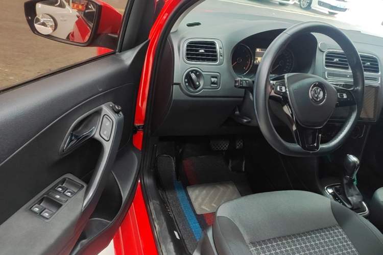 Used Volkswagen Polo 2016 1.6L Automatic Comfort Model Driver Seat