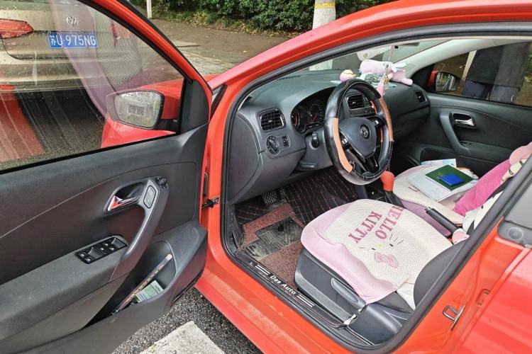 Used Volkswagen Polo 2016 1.6L Automatic Comfort Model Driver Seat