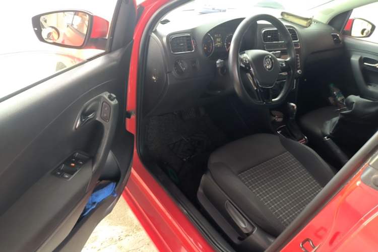 Used Volkswagen Polo 2016 1.6L Automatic Comfort Model Driver Seat