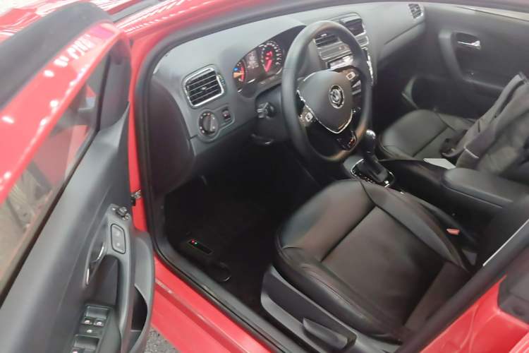 Used Volkswagen Polo 2016 1.6L Automatic Comfort Model Driver Seat