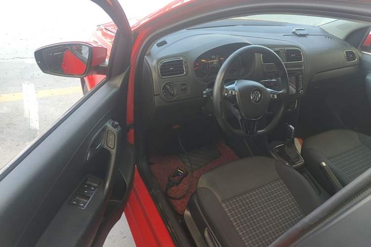 Used Volkswagen Polo 2016 1.6L Automatic Comfort Model Driver Seat
