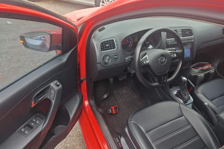 Used Volkswagen Polo 2016 1.6L Automatic Comfort Model Driver Seat