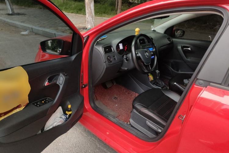 Used Volkswagen Polo 2016 1.6L Automatic Comfort Model Driver Seat